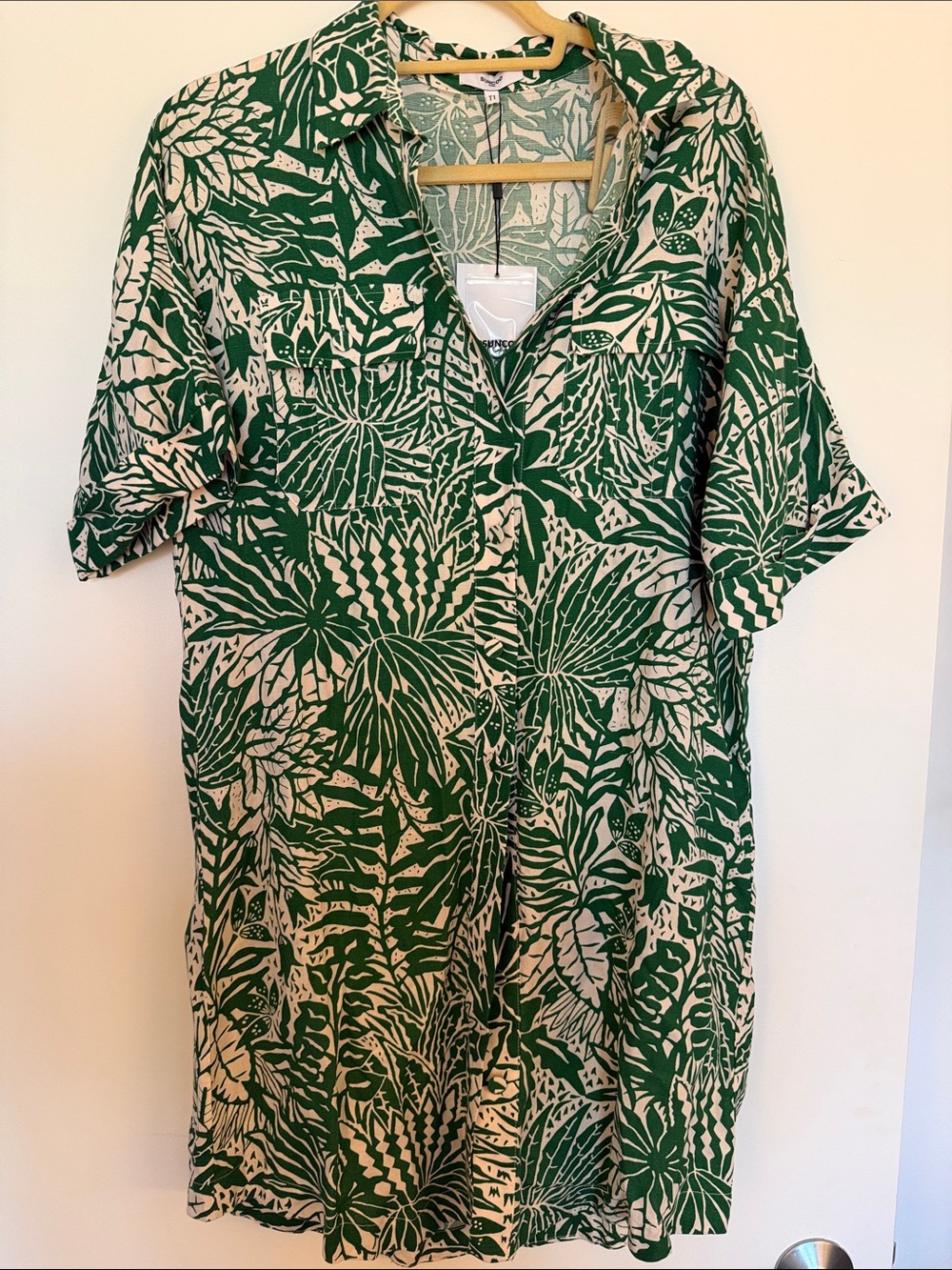 SUNCOO Green and Cream Tropical Print Shirt Dress